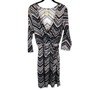 Faded Glory Womens L Chevron Pattern Belted Stretch Waist Dress Grey Faux Wrap